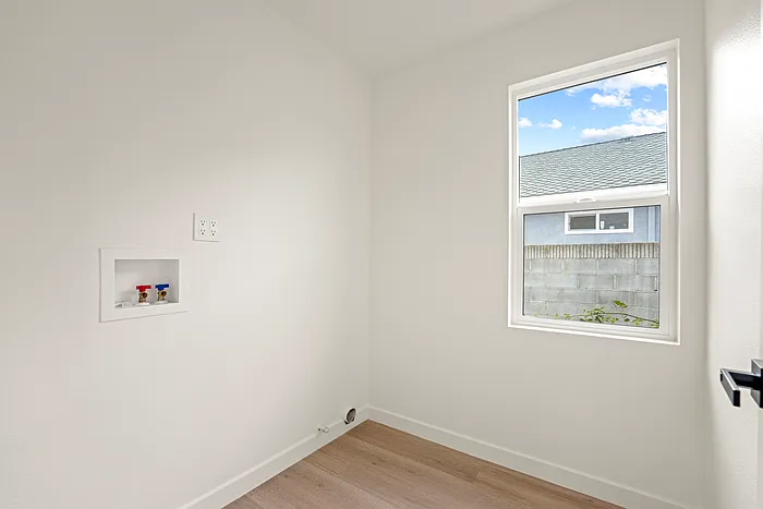 5308 S Victoria Ave — Photo 23