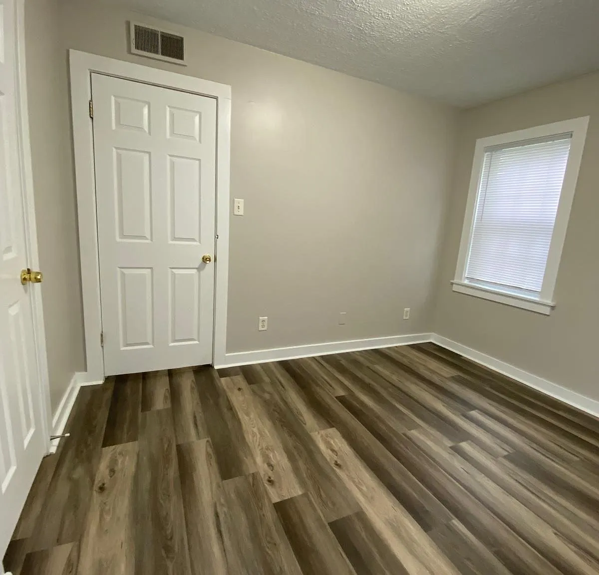 2 bed, 650 sqft, $1,500 — Photo 3