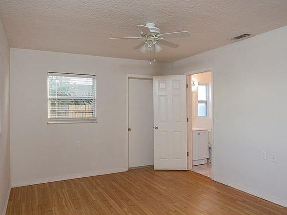 4th image of 1439 Regina Dr W