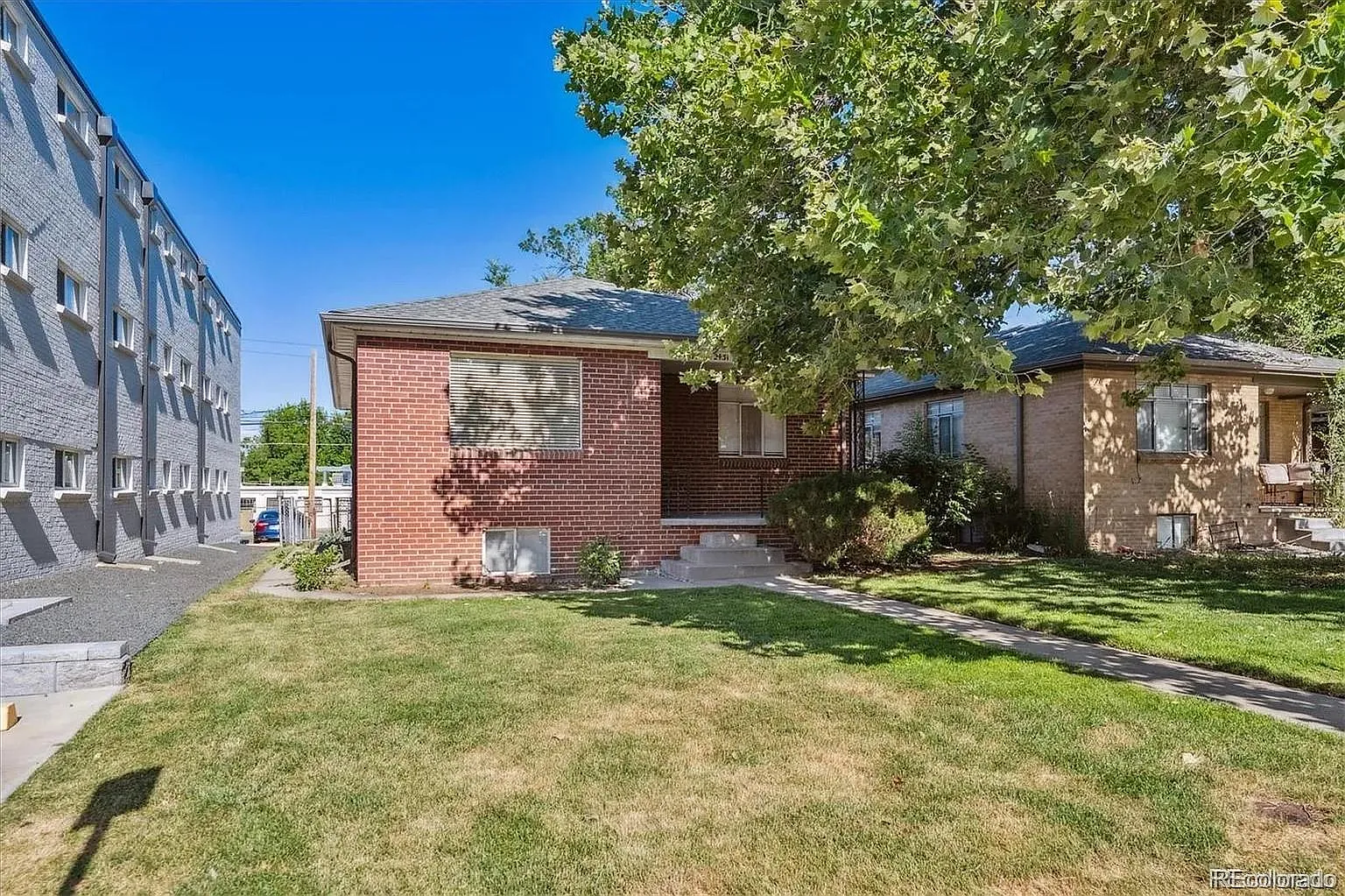 3 bed, 2.0 bath, 947 sqft, $2,495 — Photo 1