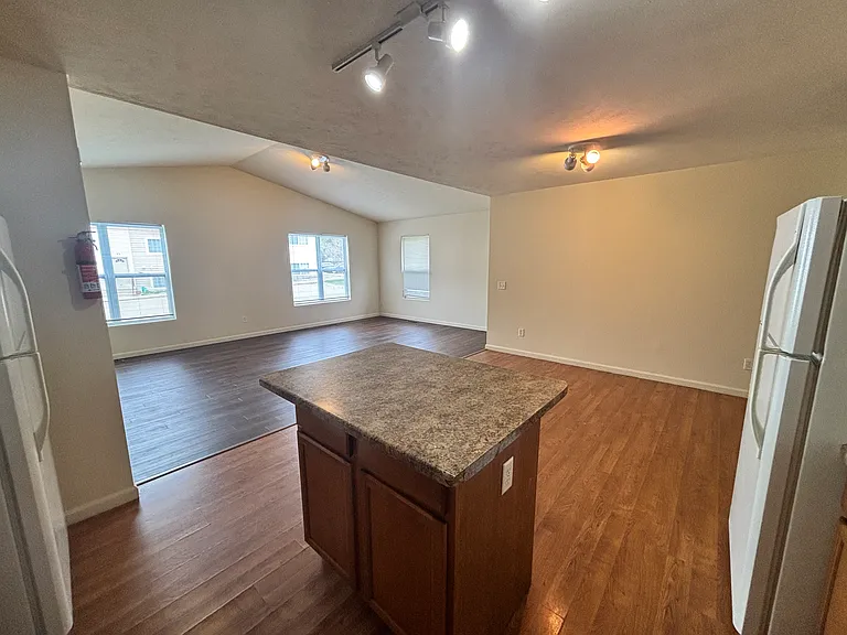 1329 Fraternity Village Dr — Photo 6