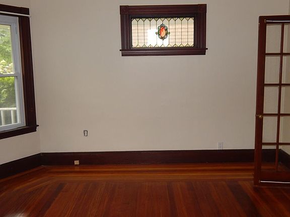 4th image of 11 Farnum St #1