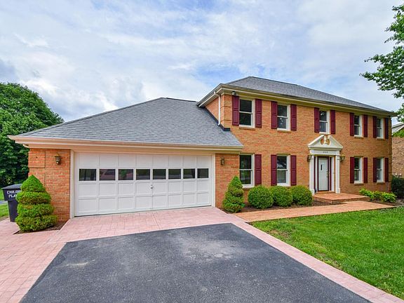 4919 Huntridge Rd Roanoke VA-large-002-1