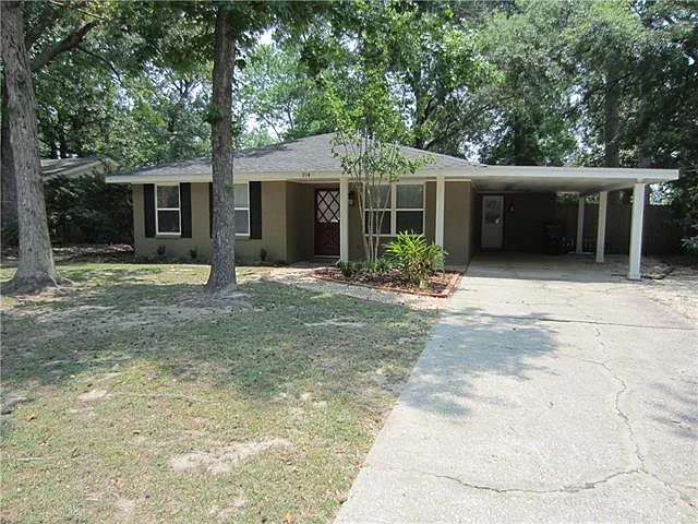 214 W Hickory St — Photo 2
