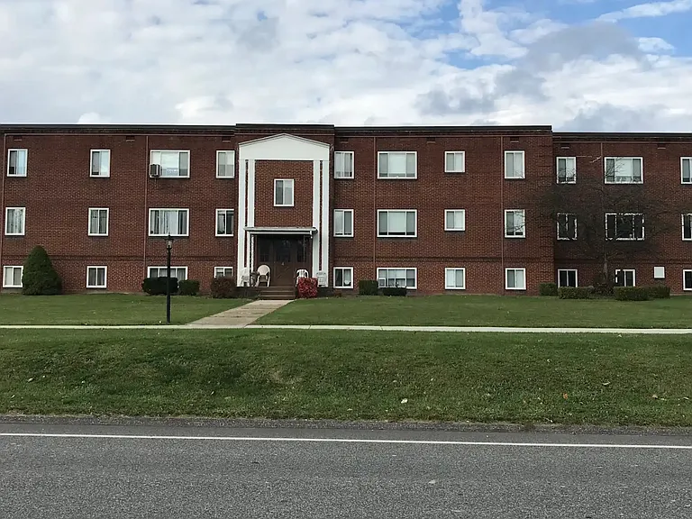 Edward's Hill & Norwood Gardens Apartments — Photo 2