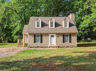 930 Meadowbrook Dr, Garner, NC 27529
