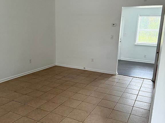 5th image of 221 9th St #221