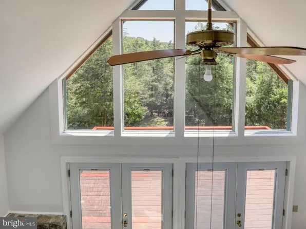 964 Honeymoon Hollow Rd, Lost City, WV 26810