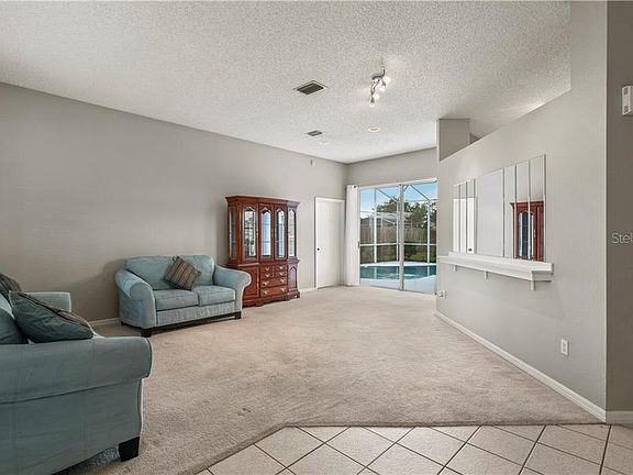 4th image of 2939 Paddington Way