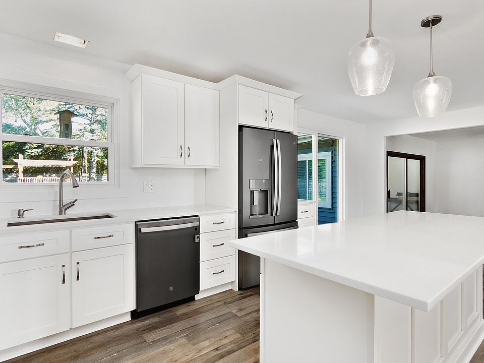 3220 W Skyway Dr, Mchenry, IL 60050 Zillow