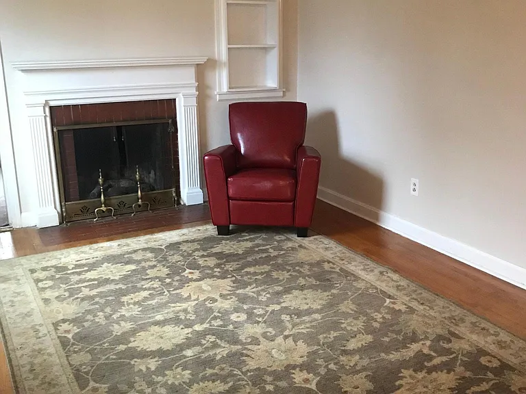 1320 Poplar Ave — Photo 3
