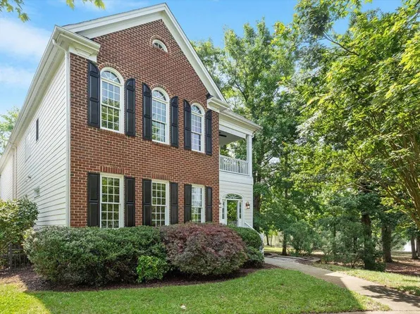 405 Commons Walk Cir, Cary, NC 27519