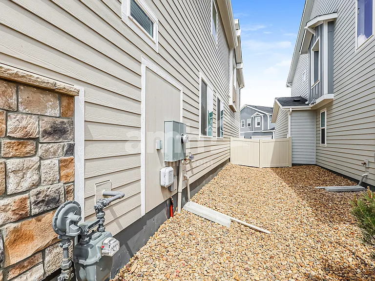 10213 Peoria Pkwy — Photo 14