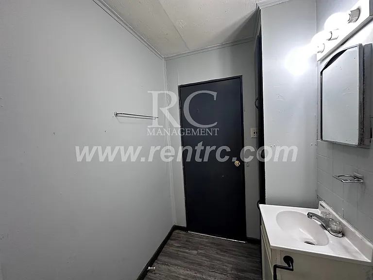605 Pixley St — Photo 5