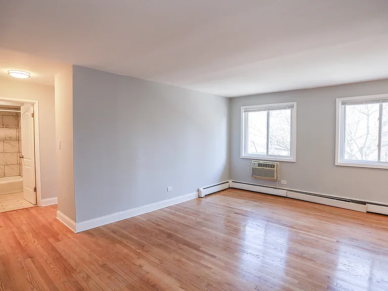 6112 N Kenmore Ave #208 — Photo 5
