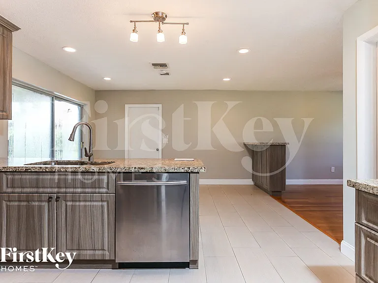 540 NW 43rd Ave — Photo 6