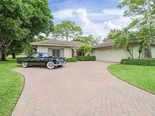 102 Prestwick Circle, Vero Beach, FL 32967