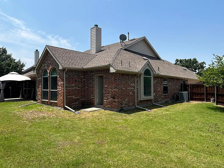604 Peacock Dr — Photo 63