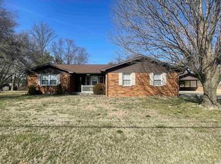 1005 W Inglefield Rd, Evansville, IN 47725