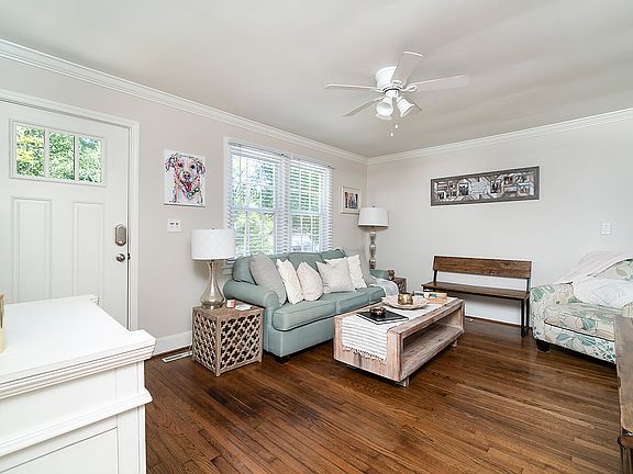 4th image of 26 Idlewood Dr