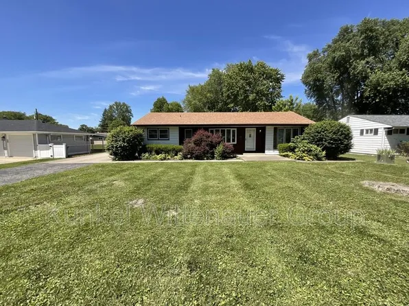 111 Kassing Ave, Fairview Heights, IL 62208