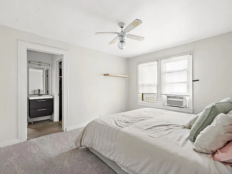 1710 Haskell St — Photo 15