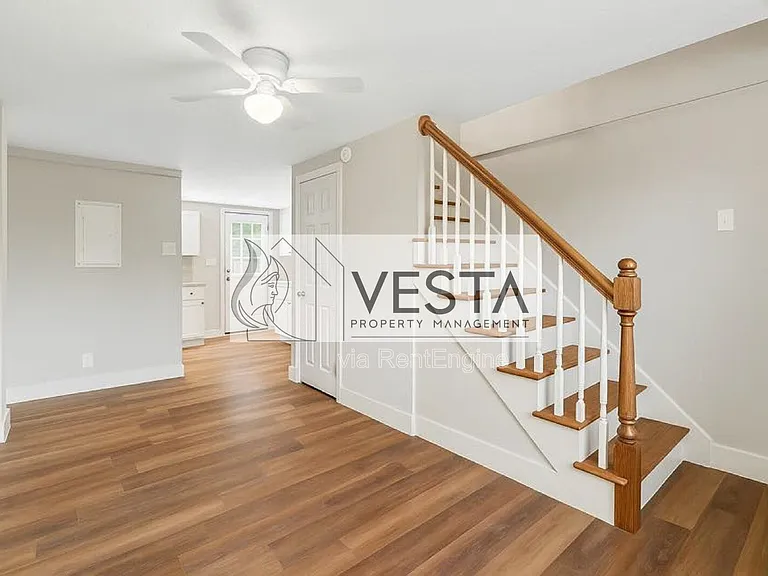 26 Reid St #2 — Photo 4