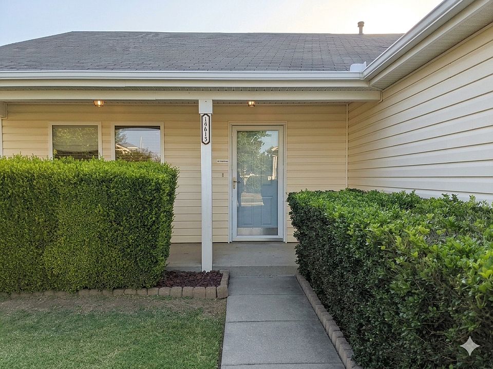 1st image of 15613 Camellia Rd