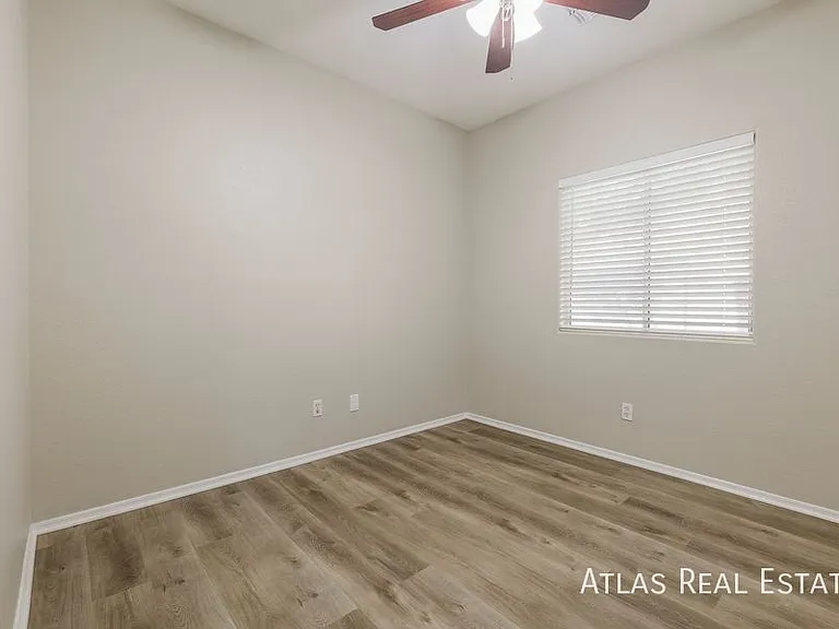 3810 E Waterman St — Photo 12