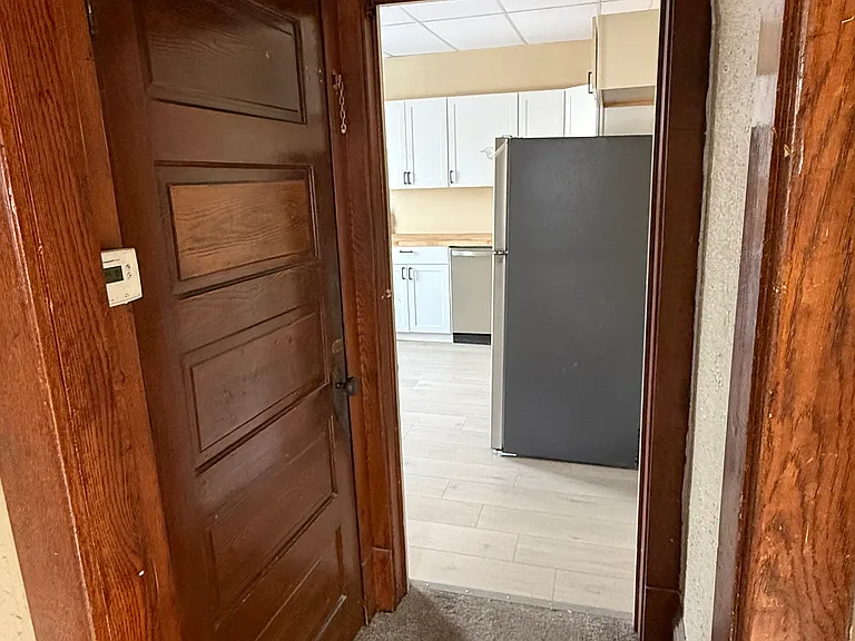 319 Clay St — Photo 4