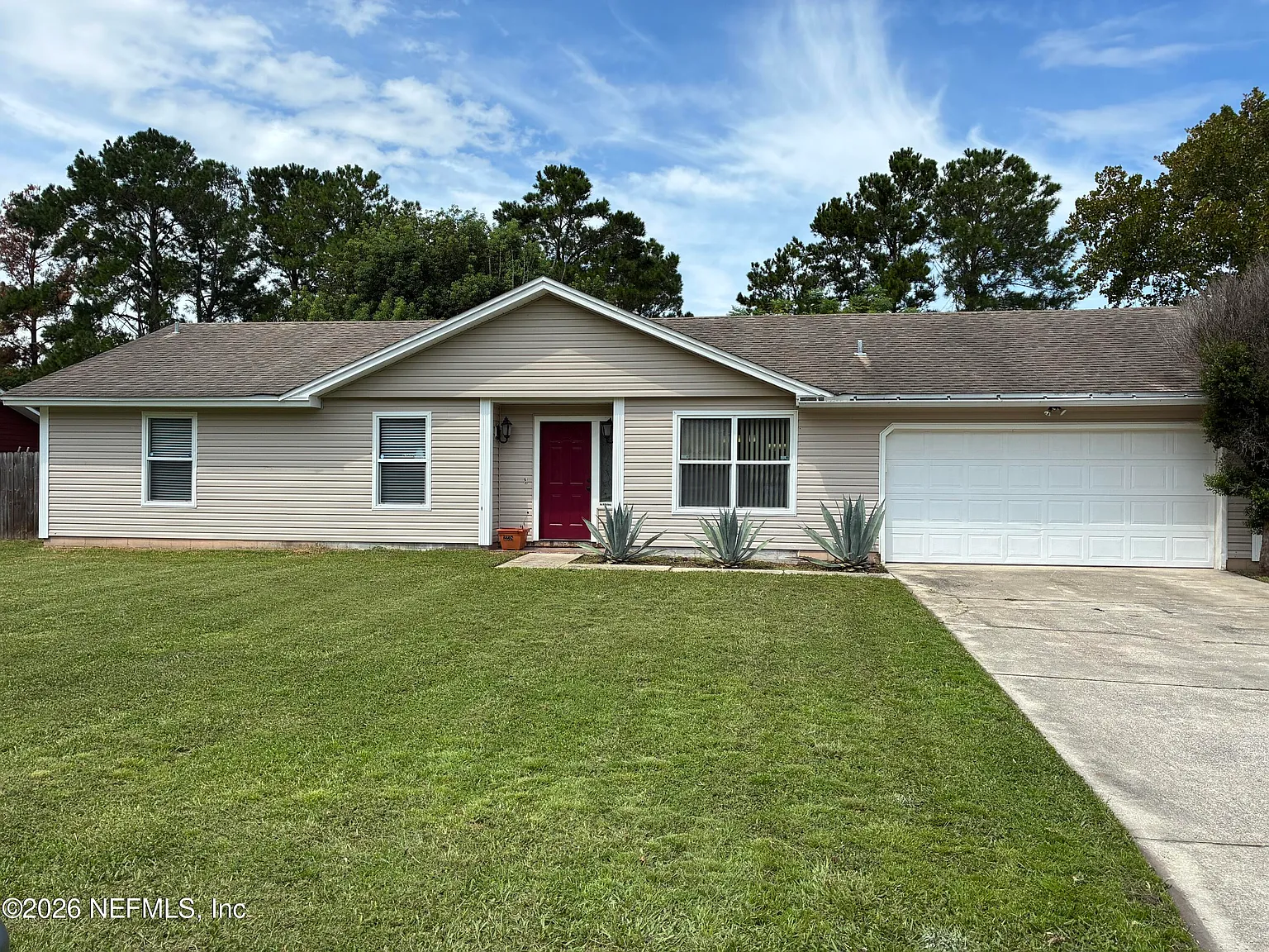 3 bed, 2.0 bath, 1422 sqft, $1,990 — Photo 1