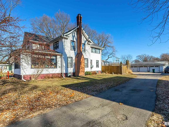2nd image of 105 2nd St