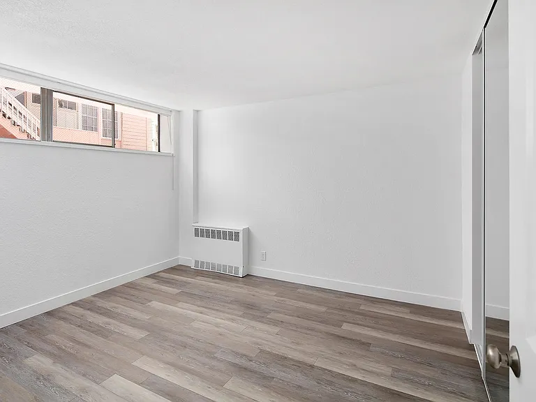 Crystal Tower Apartments — Photo 20