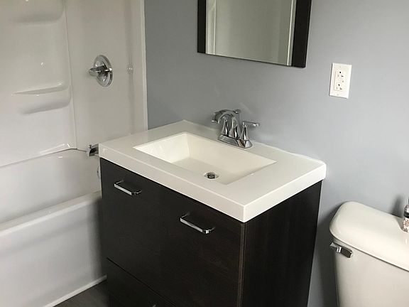 4th image of 3104 W Glen Ave