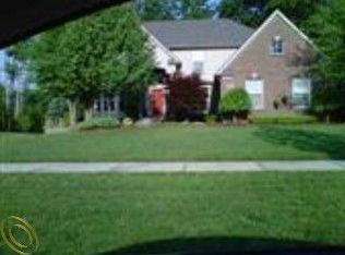 5635 Plantation Dr, Commerce Township, MI 48382