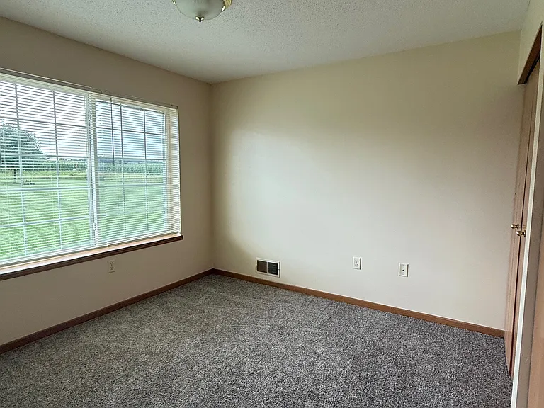 1106 Cedar St — Photo 10