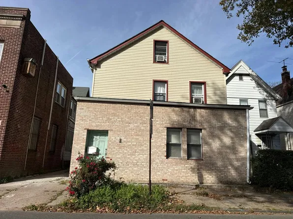 231 N Park St, East Orange, NJ 07017
