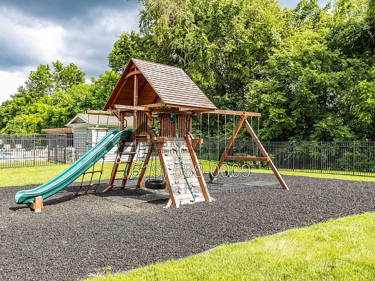 1012 McKenna Dr — Photo 37