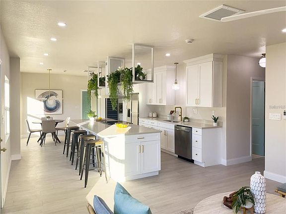 3rd image of 5516 Golden Dr