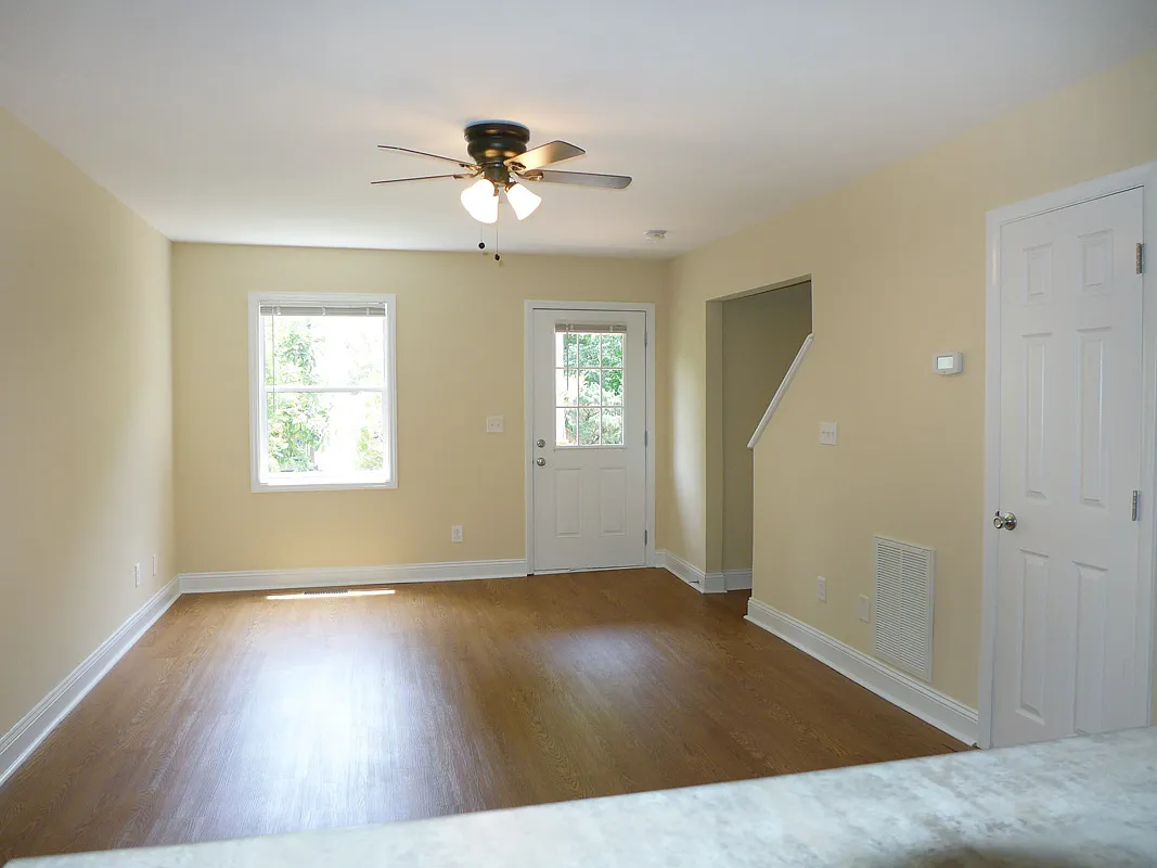 2 bed, 1.5 bath, 900 sqft, $1,895 — Photo 2