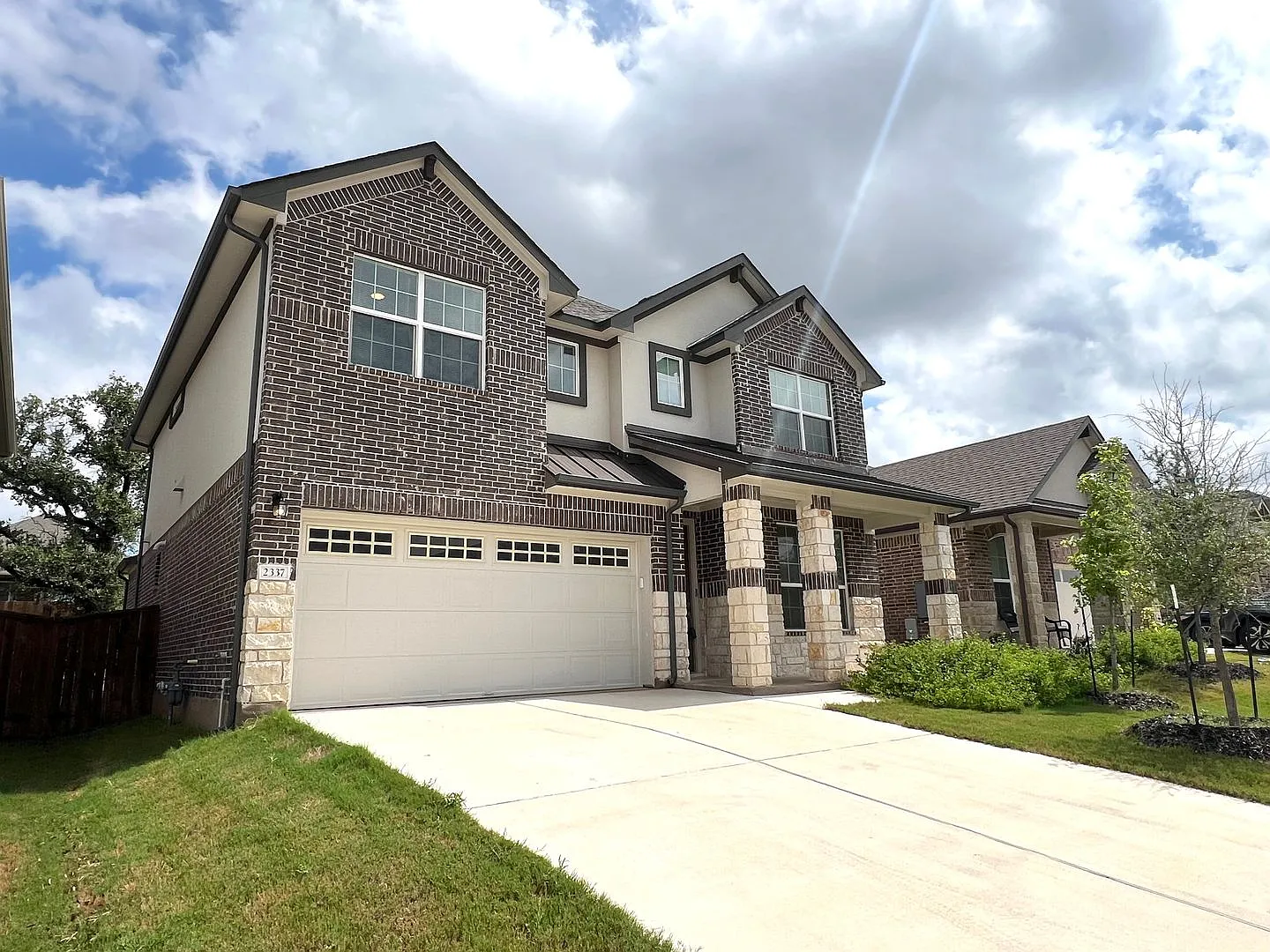 Spacious Larger and Well Maintained 3 Bedroom 2.5 Bathroom Home for Rent in Leander, Texas — Photo 3