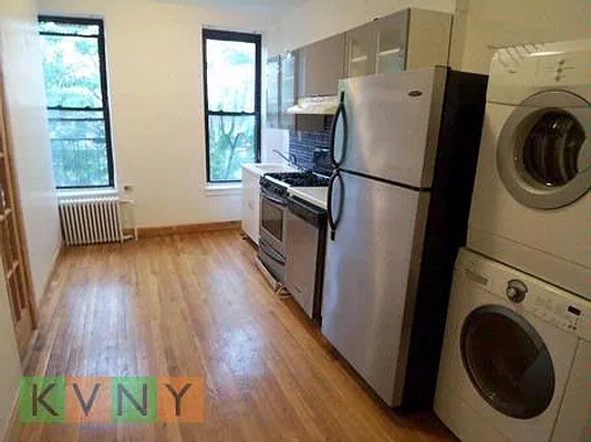 Rented by KVNY Soho | media 25