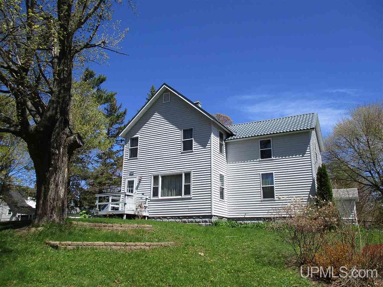317 2nd St 1, Ontonagon, MI 49953 Zillow
