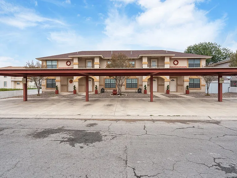 113 Ramon Cardenas Dr — Photo 1