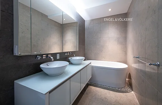 Rented by Engel & Völkers New York City | media 19