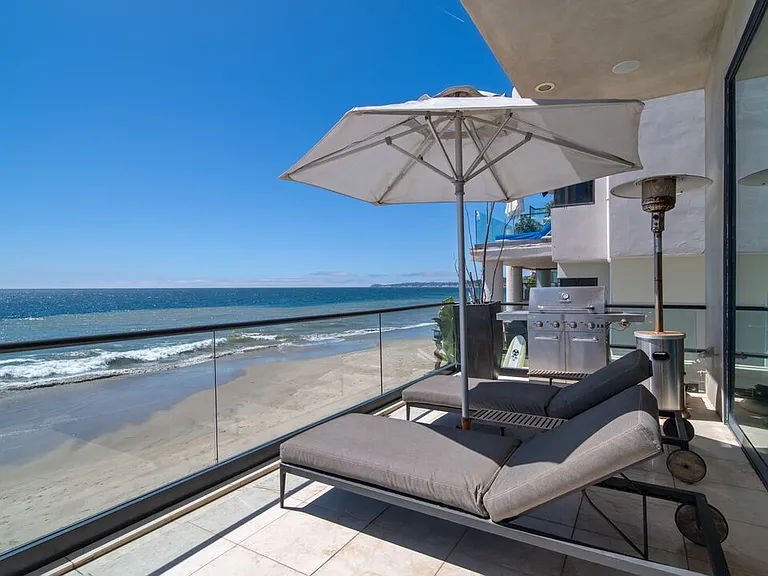25250 Malibu Rd — Photo 11