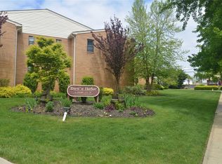 220 W End Ave, Freeport, NY 11520