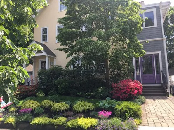 12 Madison Ave, Newtonville, MA 02460