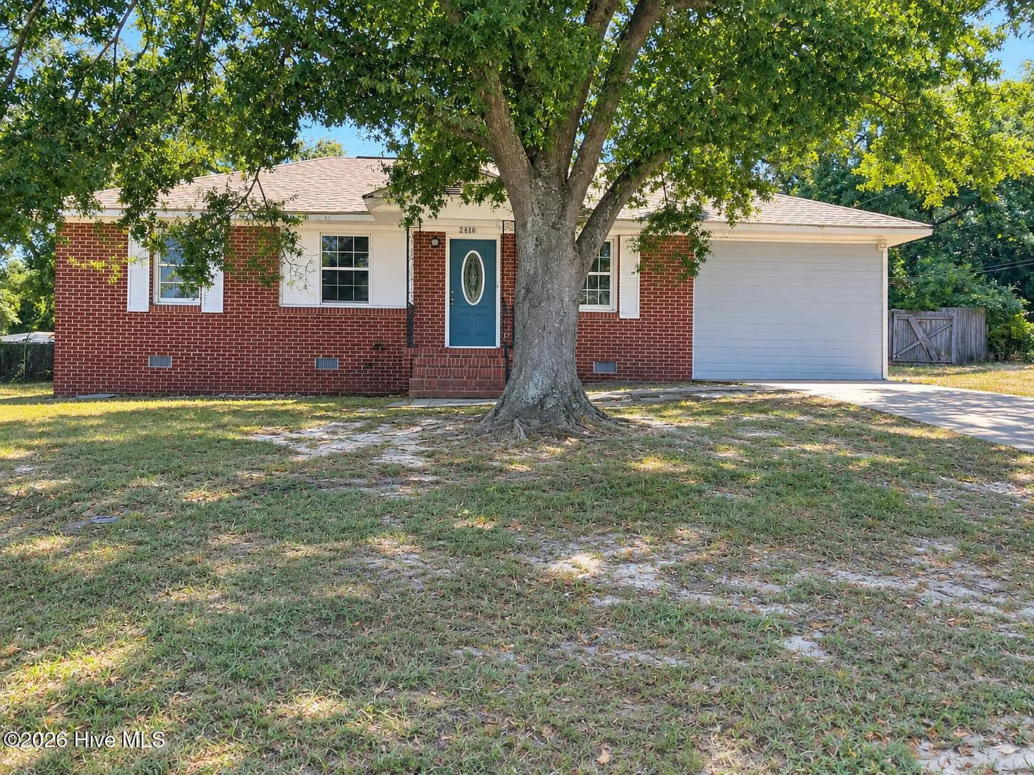 4 bed, 2.0 bath, 1160 sqft, $2,300 — Photo 1