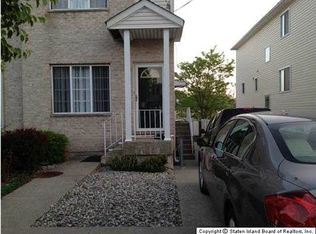 296 Slater Blvd, Staten Island, NY 10305
